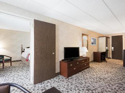 suite - hotel ramada plaza by wyndham portland - portland, maine, united states of america