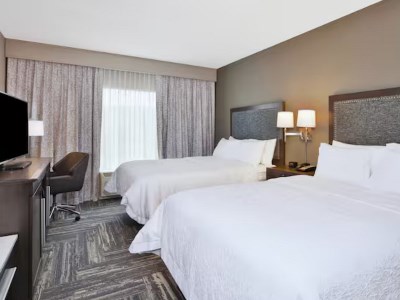 bedroom - hotel hampton inn and suites wells-ogunquit - wells, maine, united states of america