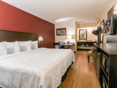 bedroom 2 - hotel red roof inn plus+ u of michigan north - ann arbor, united states of america