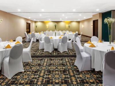 conference room 1 - hotel days inn n suites grand rapids near dwtn - grand rapids, michigan, united states of america