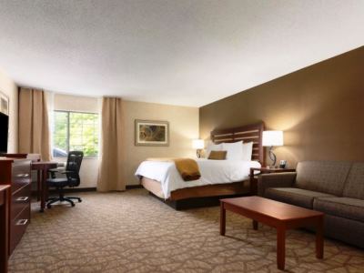 bedroom 3 - hotel wyndham garden grand rapids airport - grand rapids, michigan, united states of america