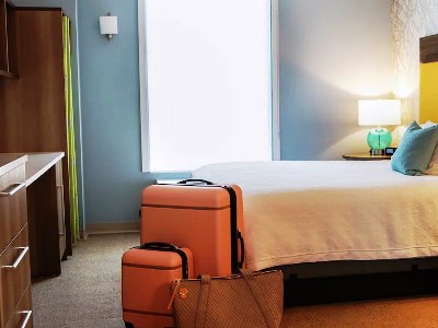 bedroom - hotel home2 suites hilton northville detroit - northville, united states of america