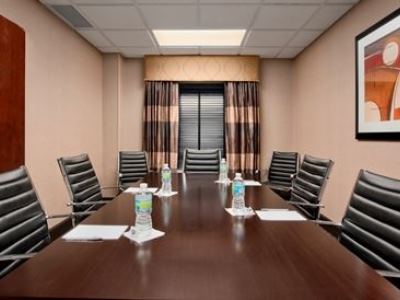 conference room 2 - hotel hampton inn and suites detroit airport - romulus, united states of america