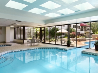 indoor pool - hotel embassy suites detroit metro airport - romulus, united states of america