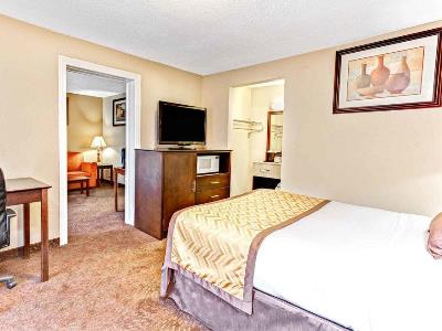 bedroom 2 - hotel wyndham garden detroit metro airport - romulus, united states of america