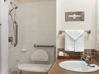 bathroom - hotel travelodge by wyndham motel of st cloud - saint cloud, united states of america