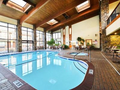 outdoor pool - hotel best western center pointe inn - branson, united states of america