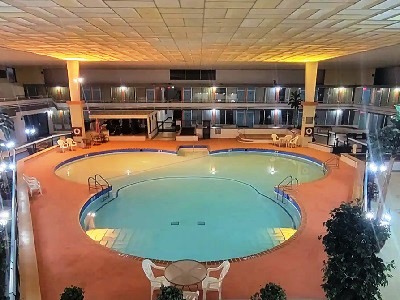 indoor pool - hotel baymont by wyndham hannibal - hannibal, united states of america
