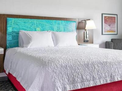 bedroom 1 - hotel hampton inn kansas city southeast - kansas city, missouri, united states of america