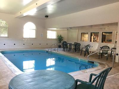indoor pool - hotel americas best value inn and suites - saint charles, united states of america