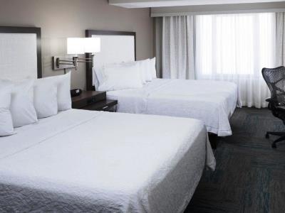 bedroom - hotel hampton inn saint louis downtown at arch - saint louis, united states of america