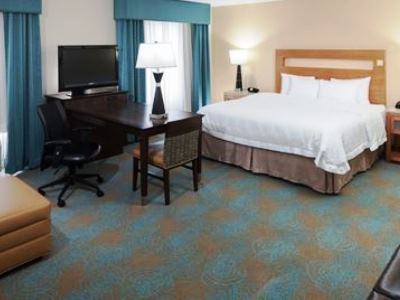 bedroom 2 - hotel hampton inn saint louis at forest park - saint louis, united states of america