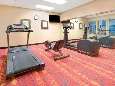 gym - hotel days inn suites st. louis/westport plaza - saint louis, united states of america