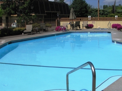 outdoor pool - hotel doubletree by hilton missoula-edgewater - missoula, united states of america