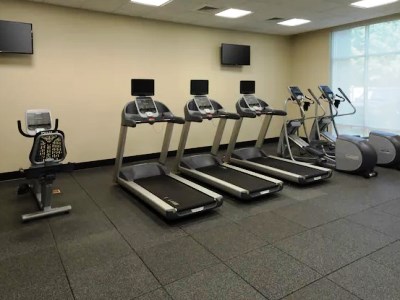 gym - hotel hampton inn and suites biltmore village - asheville, united states of america