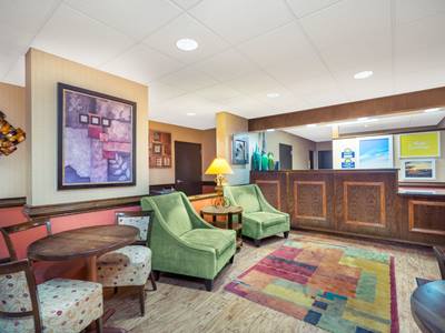 lobby - hotel days inn asheville downtown north - asheville, united states of america