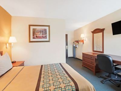 bedroom 2 - hotel days inn woodlawn near carowinds - charlotte, north carolina, united states of america