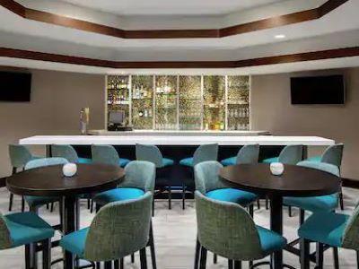 bar - hotel doubletree suites by hilton southpark - charlotte, north carolina, united states of america