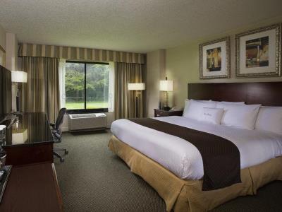standard bedroom - hotel doubletree charlotte airport - charlotte, north carolina, united states of america
