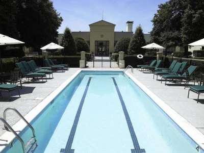 outdoor pool - hotel doubletree charlotte airport - charlotte, north carolina, united states of america