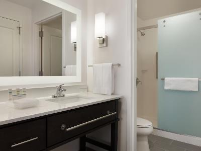 bathroom - hotel homewood suites charlotte/southpark - charlotte, north carolina, united states of america