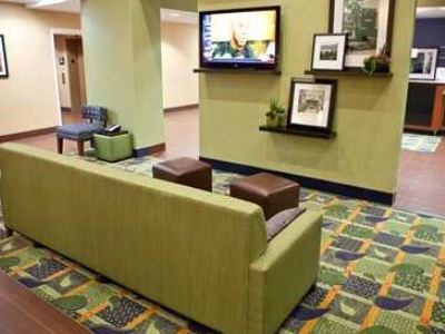 lobby 1 - hotel hampton inn and suites durham/north i-85 - durham, north carolina, united states of america