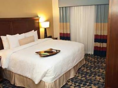 bedroom - hotel hampton inn and suites durham/north i-85 - durham, north carolina, united states of america