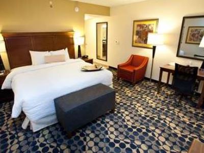 bedroom 1 - hotel hampton inn and suites durham/north i-85 - durham, north carolina, united states of america