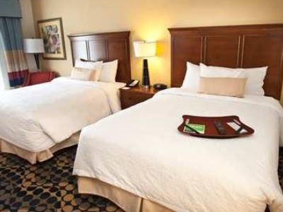 bedroom 2 - hotel hampton inn and suites durham/north i-85 - durham, north carolina, united states of america
