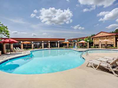 outdoor pool - hotel days inn durham / near duke university - durham, north carolina, united states of america