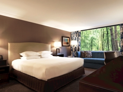 bedroom 3 - hotel hilton durham near duke university - durham, north carolina, united states of america