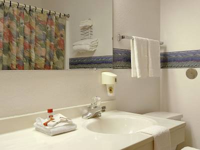 bathroom - hotel super 8 by wyndham omaha/west dodge - omaha, united states of america