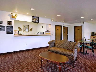 lobby - hotel super 8 by wyndham york - york, nebraska, united states of america
