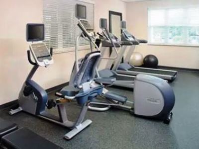gym - hotel homewood suites manchester airport - manchester, new hampshire, united states of america
