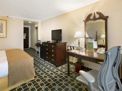bedroom - hotel doubletree george washington bridge - fort lee, united states of america