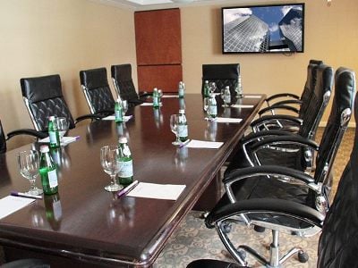 conference room - hotel inn at great neck, bw premier collection - great neck, united states of america