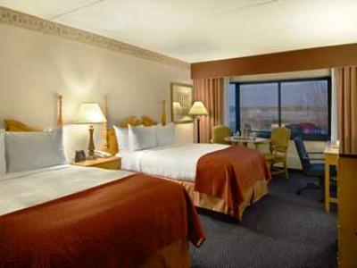 bedroom - hotel hilton long island huntington - melville, united states of america