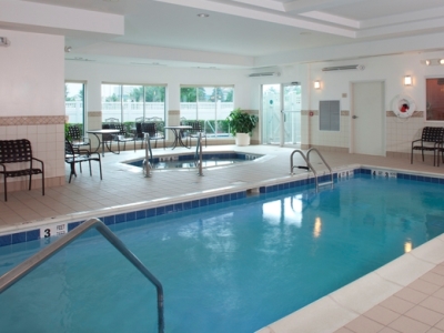 indoor pool - hotel hilton garden inn riverhead - riverhead, united states of america
