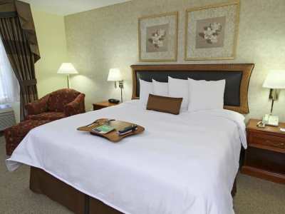 bedroom 1 - hotel hampton inn and suites rockville centre - rockville centre, united states of america