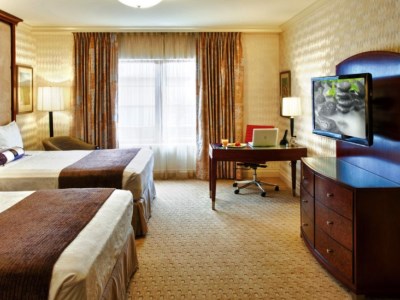 bedroom 2 - hotel viana hotel and spa,trademark collection - westbury, united states of america