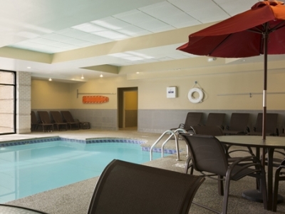 indoor pool - hotel embassy suites cleveland beachwood - beachwood, united states of america