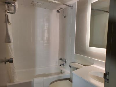 bathroom - hotel days inn by wyndham sandusky/cedar point - sandusky, united states of america