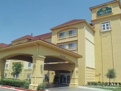 exterior view - hotel la quinta inn and suite lawton/fort sill - lawton, united states of america