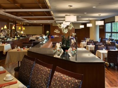 restaurant - hotel doubletree tulsa at warren place - tulsa, united states of america