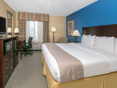 bedroom 1 - hotel days inn by wyndham tulsa central - tulsa, united states of america