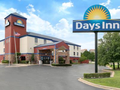 Days Inn By Wyndham Tulsa Central
