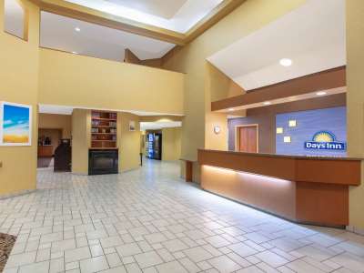 lobby - hotel days inn by wyndham tulsa central - tulsa, united states of america