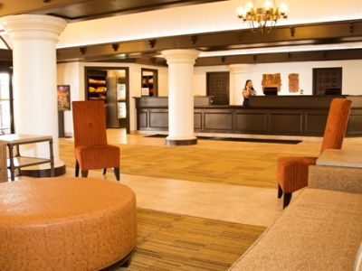 lobby 2 - hotel embassy suites tulsa i-44 - tulsa, united states of america