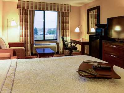 bedroom 1 - hotel hampton inn pendleton - pendleton, united states of america