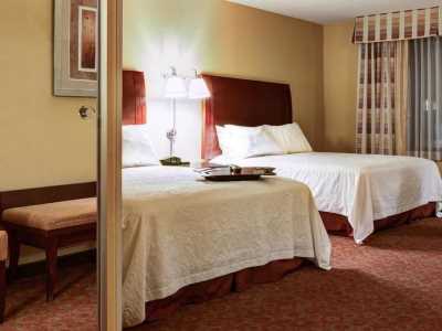 bedroom 2 - hotel hampton inn pendleton - pendleton, united states of america